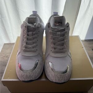 MICHAEL Michael Kors Silver and Cream Women's Sneakers